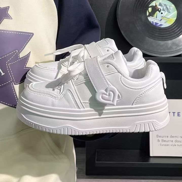 Girls Heart Thick Bottom Love Little White Shoes Women 2025 New Ins Lightweight Breathable Student Versatile Skirt Board Shoes