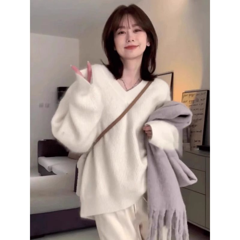 

Milk Fufu White V-neck Raccoon Velvet Sweater Knitwear White M
