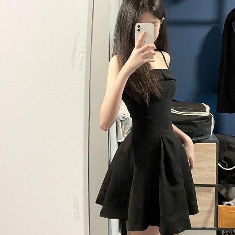 Pure French Hepburn Black Suspender Dress New High Temperament Waist Skinny Short Skirt Small Black Skirt Skirt