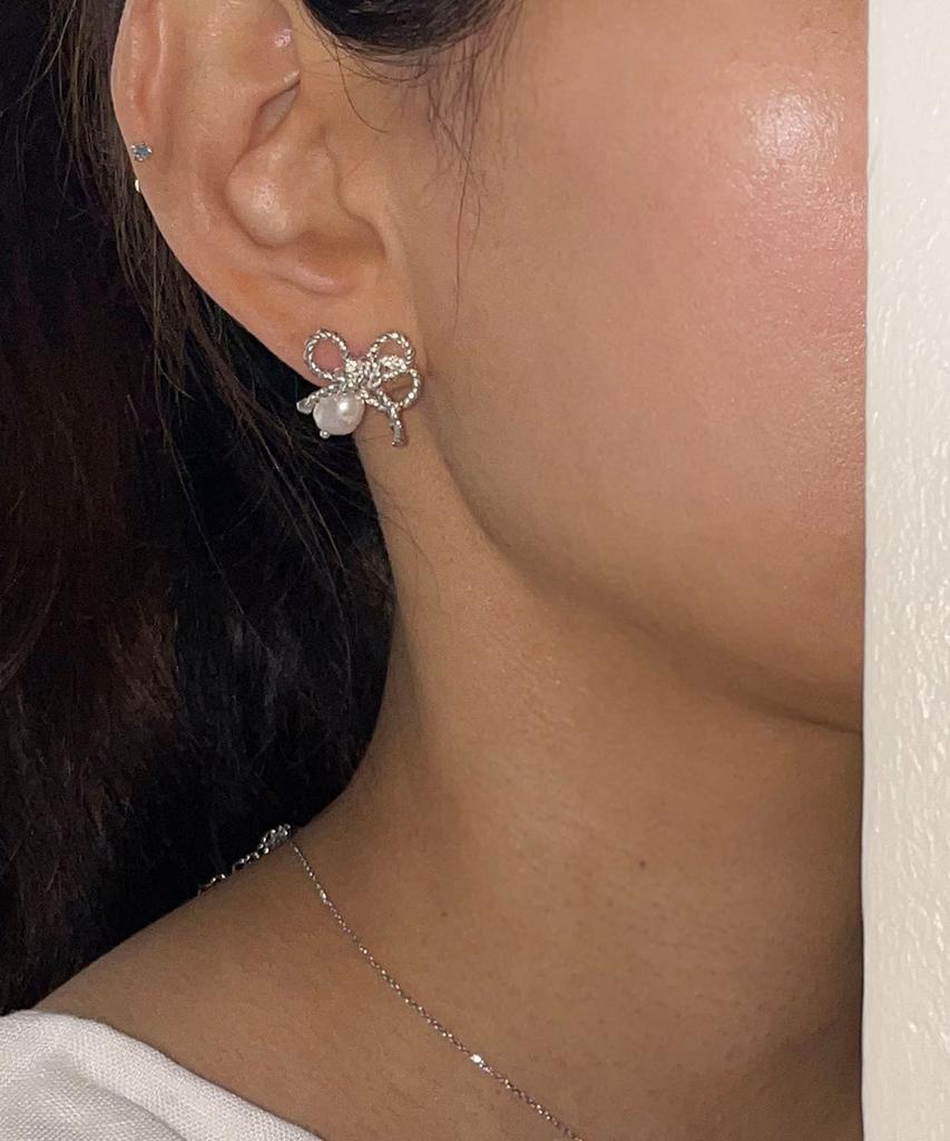 Persy Classy Ribbon Silver Earring