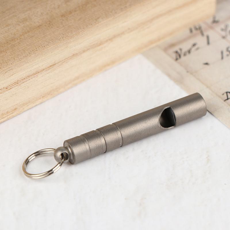 1Pcs Pure Titanium Single-Barrel Whistle With Cord Outdoor Portable Emergency Survival Camping Hiking Exploring Camping Whistle