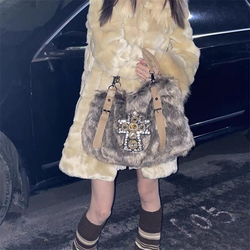 Womens Y2k Shoulder Bag Autumn and Winter Fashion Crucifixion Vintage Tote Bag Harajuku Rhinestone Large Capacity Handbag