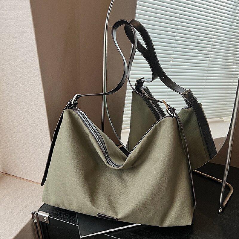 

Вместительная женская осенняя новая простая нишевая повседневная трендовая сумка через плечо армия зеленый