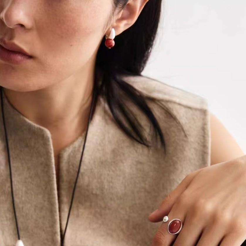 Elegant Red Agate Stud Earrings - Classic, Versatile, and Stylish Design for Women