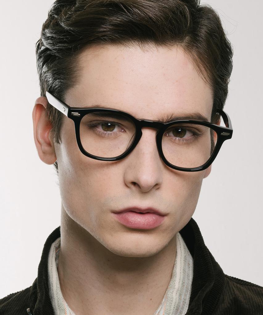 Aeswikeulopeuteu Ginsburg 51 - Glossy Black