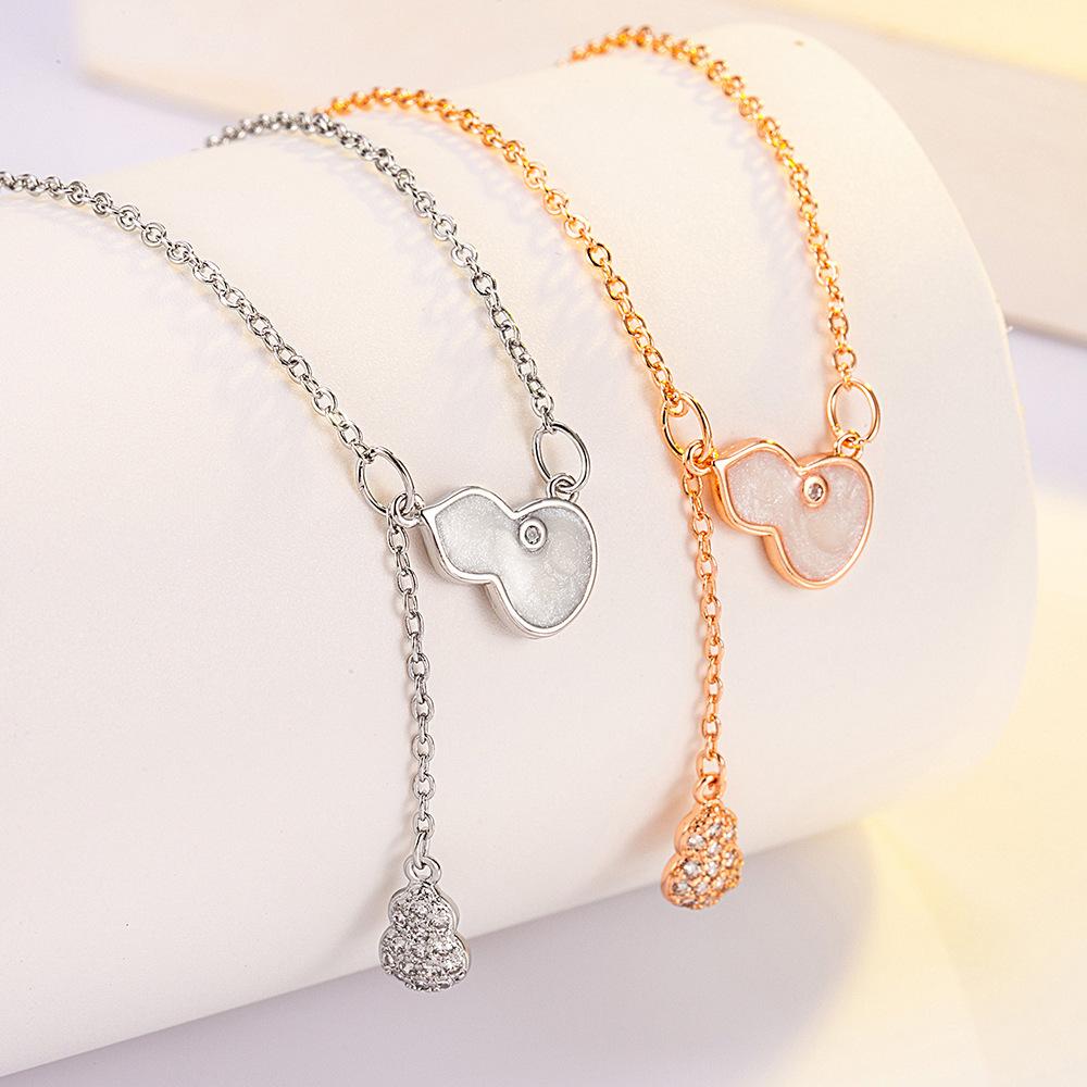 Xiaohongshu Autumn And Winter Fringed Gourd Fritillary Necklace Pendant Simple Temperament Design Light Luxury Premium Collarbone Chain