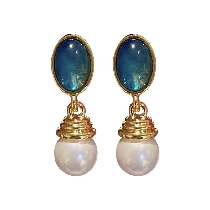 S925 Sterling Silver French Retro Pearl Stud Earrings - Vintage Style, Light Luxury, Versatile Oval Earrings for Women