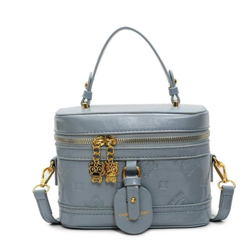 This Year's New Popular Temperament, High-end Sense, Portable Box Bag, Casual, Simple and Versatile, Cute Embossed Messenger Bag.
