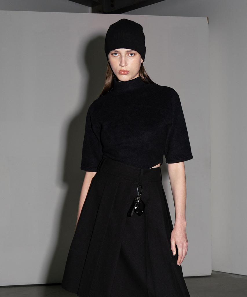 320SHOWROOM Mock Neck Short Sleeve Knit Black