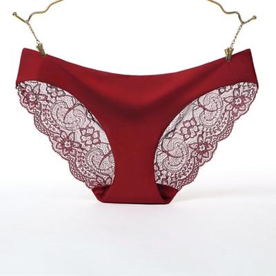 Comfortable Cotton Fabric Ice Silk Seamless Breathable Underwear for Women Sexy Lace Thong for Women Low Waist Triangle Panties