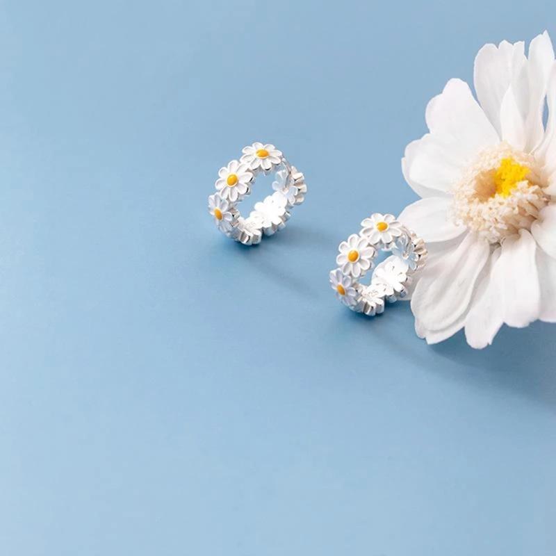 Huggie Earrings Daisy Hoop Earring for Sensitive Ears Daisy Sunflower Jewelry Mother Day Birthday Gift for Women Girl