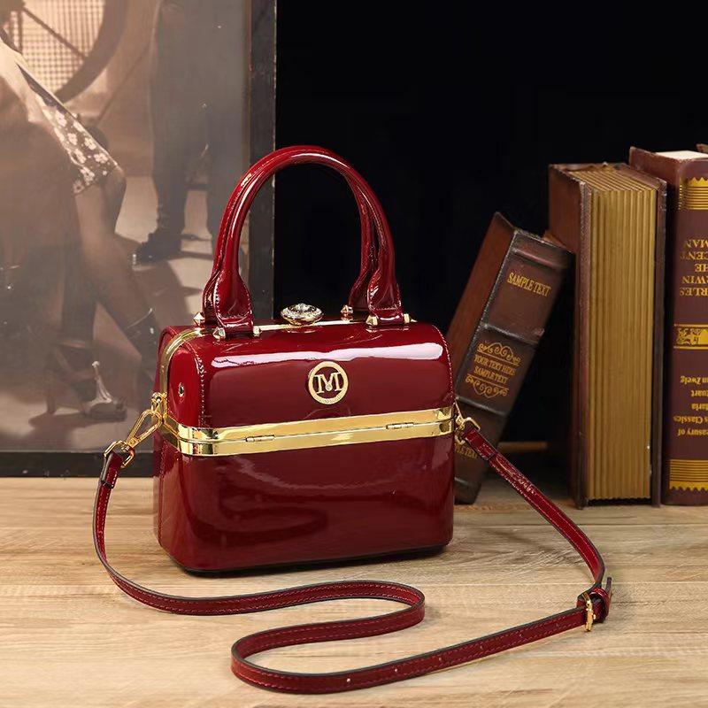 Glossy Patent Leather Small Box Women's Bag Holiday Gift for Girlfriend Exclusive Handbag Cross-Border Wholesale Winter New Style