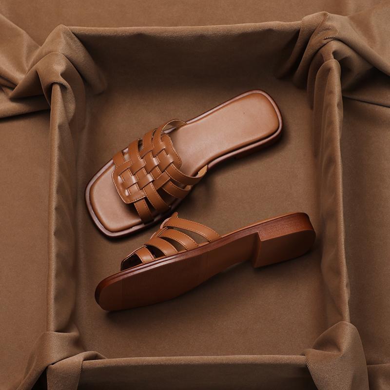 Flat bottom non-slip cool slippers women's fashion outer wear 2025 summer new retro casual versatile one-word drag