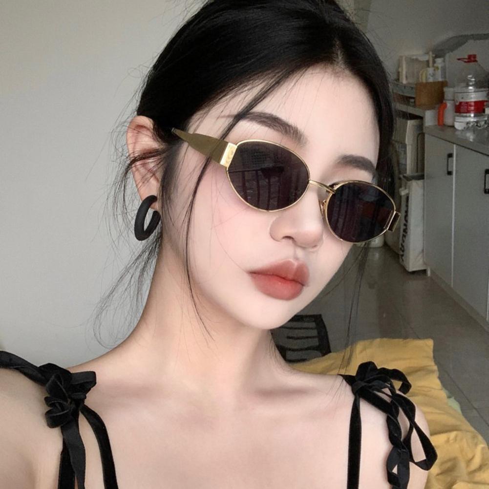 Luxury Metal Brand Sunglasses for Men and Women Unisex Designer Fashion Sun Glasses Oval Unisex Stylish Eyewear Shades