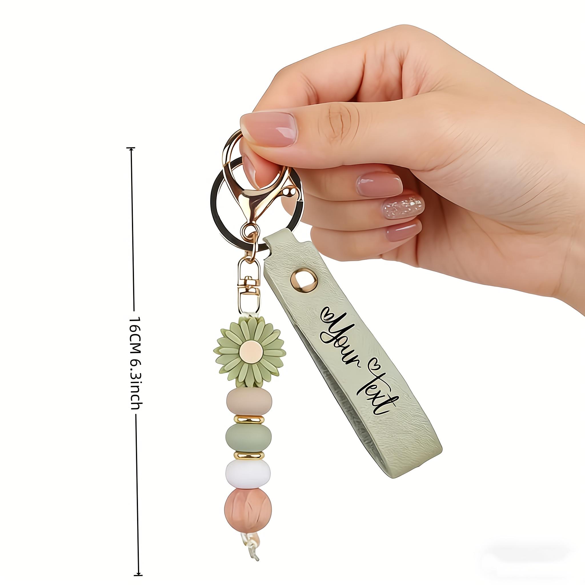

Custom Name Daisy Keychain, Floral Soft Gold Beaded Key Ring with Lobster Clasp, Elegant Gift for Women Teacher Christmas белый