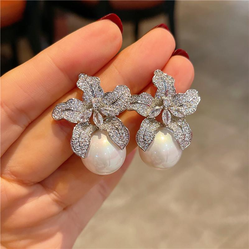 S925 Silver Needle Lily Earrings: Luxurious Pearls & Sparkling Diamonds for Women.
