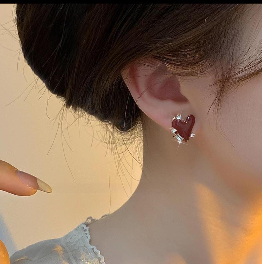 2025 Retro Red Diamond Earrings: Chic, High-End Design for Women