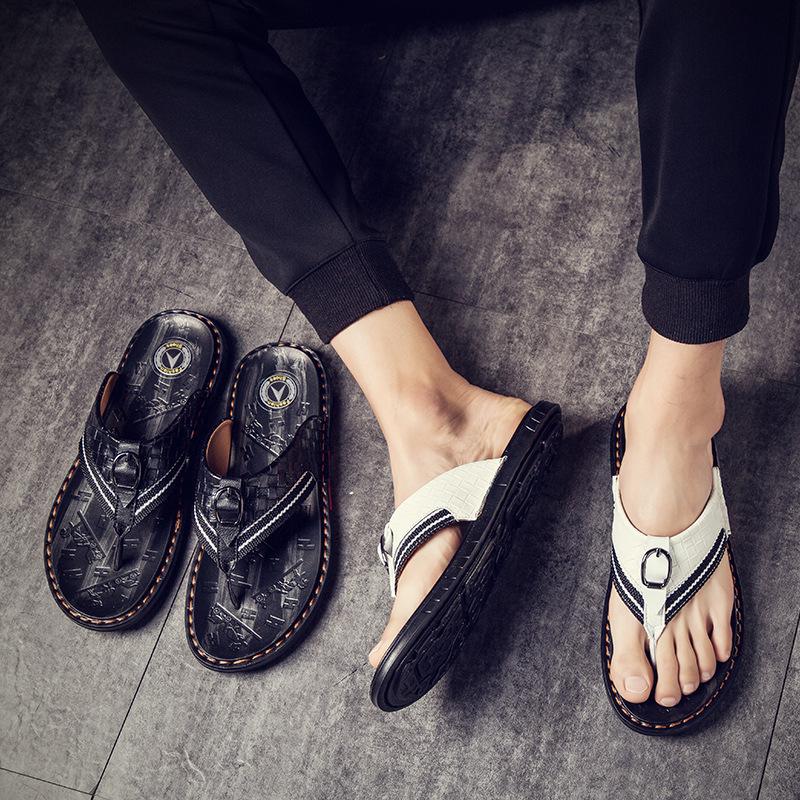 Summer 2023 Men's Leather Flip-flops, Fashionable, Breathable, Feet Clipped, Korean Version, Wearing Sandals Outside The Beach