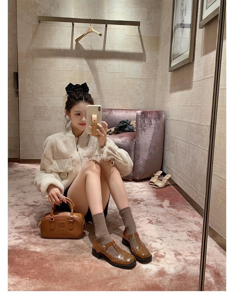 Soft cowhide~ Miu's Brock engraved T-band Mary Jane single shoes women's British style thick heel hollow small leather shoes