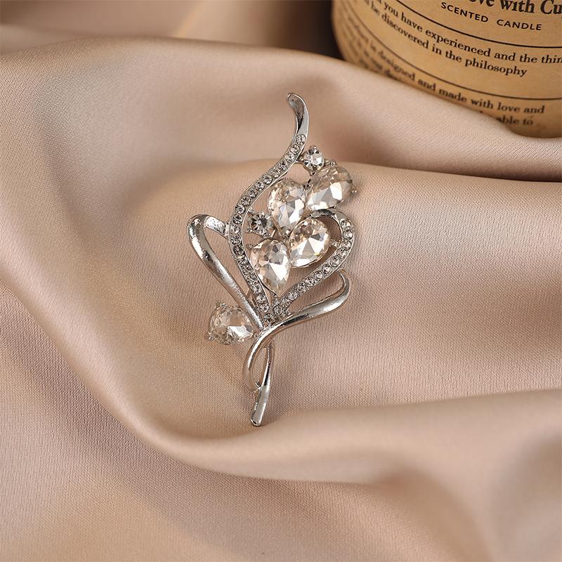 Butterfly Musical Note Brooch Fashionable Retro Corsage Clothing Pin Anti-Exposure Accessory