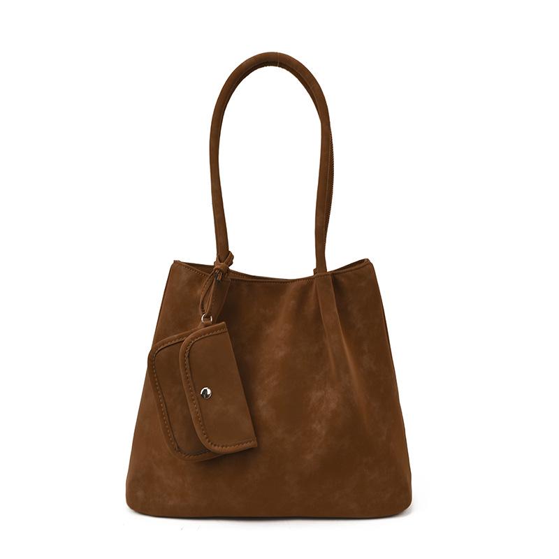 

Женская ретро сумка-тоут через плечо - Коллекция Осень/Зима 2025, Высококлассный Роскошный Стиль, Сумка Большой Вместимости для Поездок на Работу коричневый