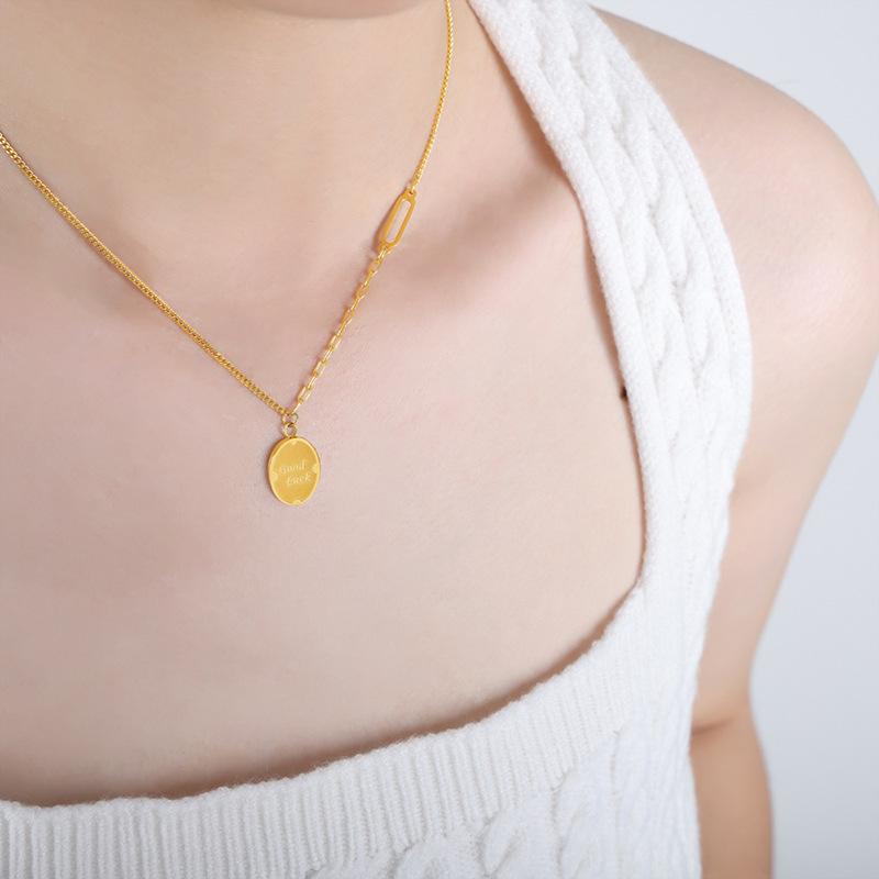 

Итальянские популярные ювелирные изделия простые легкие роскошные овальные брендовые английские буквы Lucky кулон ожерелье универсальная женщина