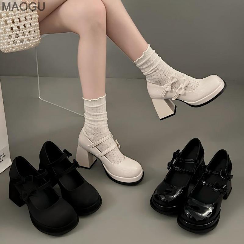 Women's Round Toe Mary Jane Shoes Patent Leather Chunky High Heel Pumps Vintage Autumn Classic School Girls Lolita Shoes Beige