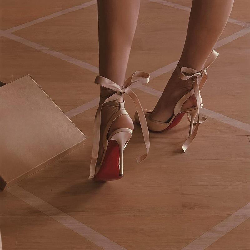 Star avec le même style de ballet chaussures simples à bout carré nouvelles sangles en satin nœud talons hauts aiguilles sandales à tête de sac femmes