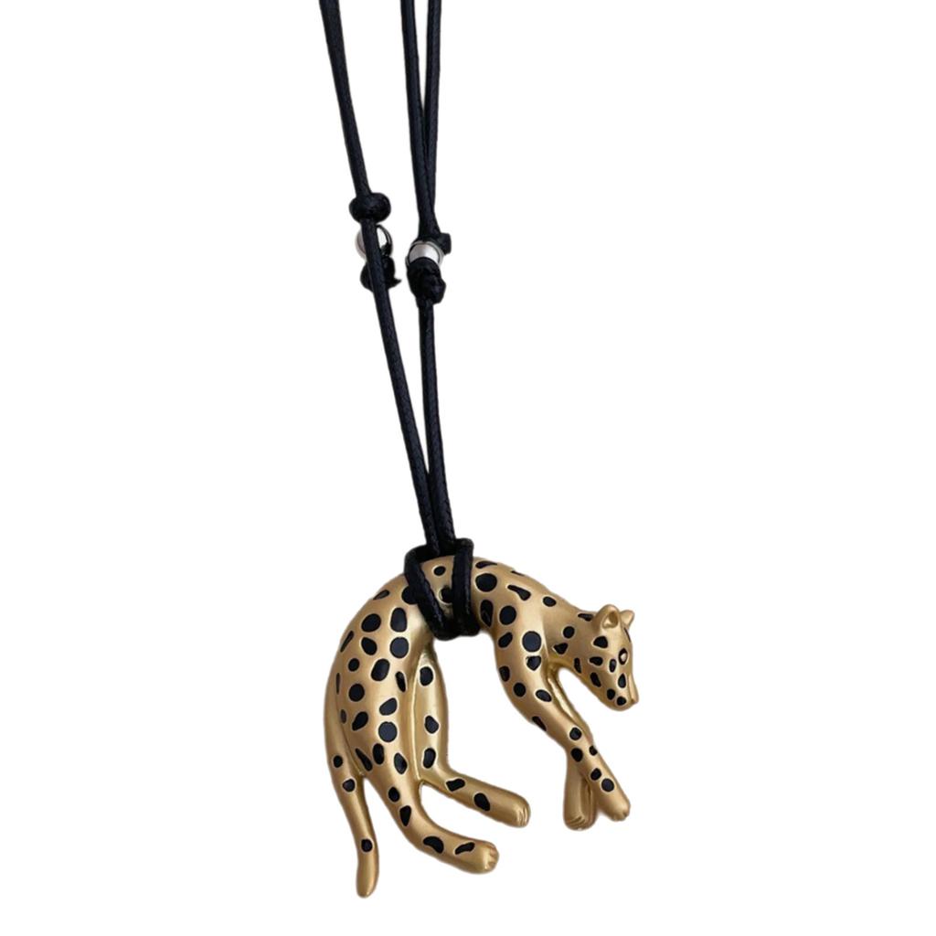 Featuring Retro Leopard Designs Pendant On Necklace In Sturdy Alloy For Various Occasions