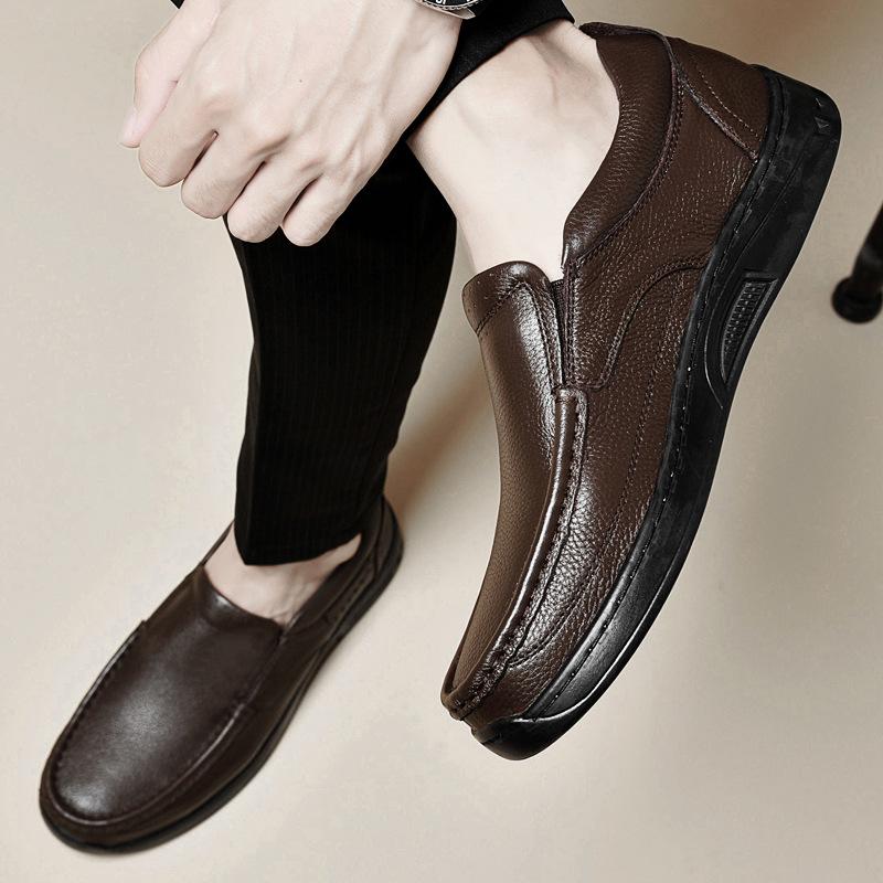 

Мужская обувь 2025 лето новая для среднего и пожилого возраста на одной педали с мягкой подошвой кроссовки папы мужские высококачественные универсальные повседневные кожаные туфли 45 коричневый