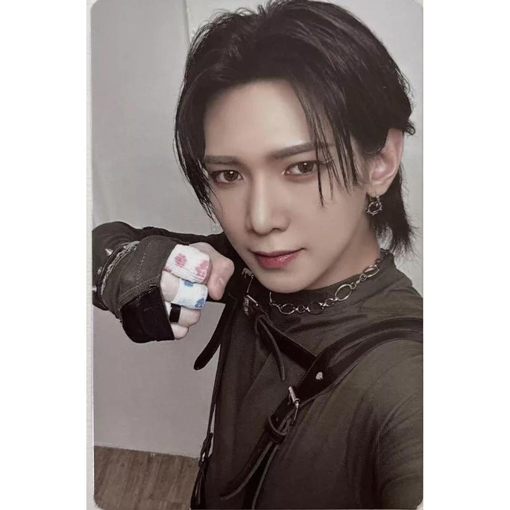 ATEEZ THE WORLD EP.2:OUTLAW A / DENÍK / JEDNOTKA DENÍKU / Z ver. OFICIÁLNÍ FOTOKARTA