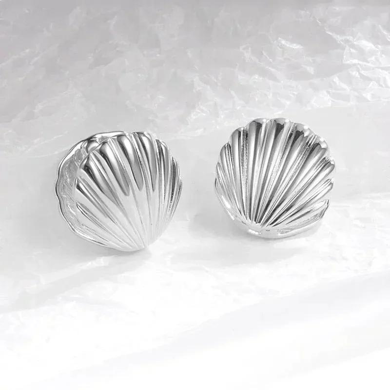 New Gothic Stereo Conch Personality Ancient Silver Stud Earrings for Men Women Hallowmas Punk Jewelry Vacation Accessory Gift