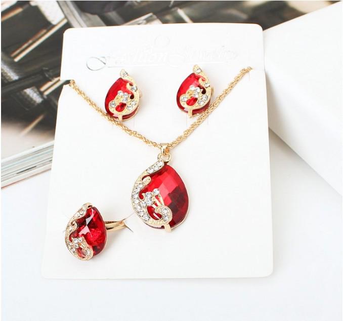 European & American Creative Peacock Crystal Jewelry Set: Earrings and Necklace