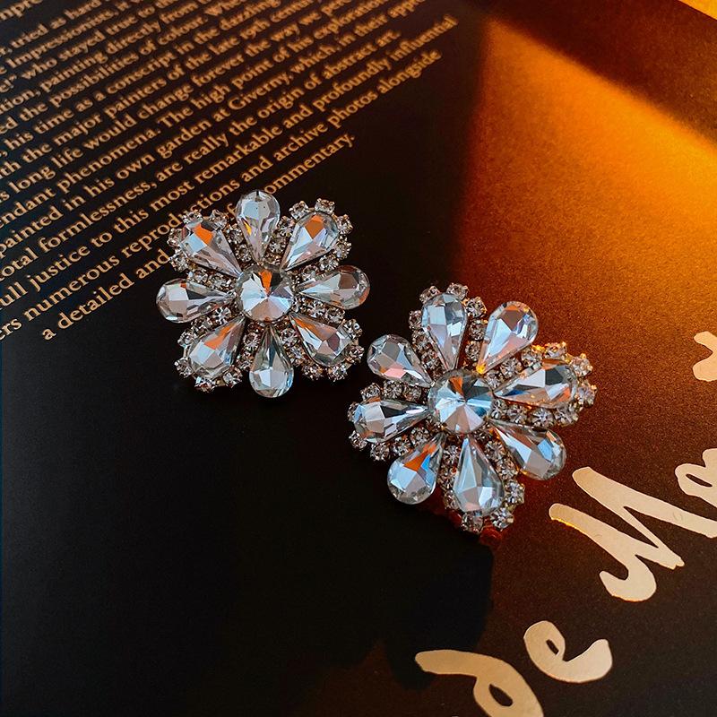 European and American Diamond-set Oval Earrings Retro Earrings Niche Light Luxury High-end Earrings Women