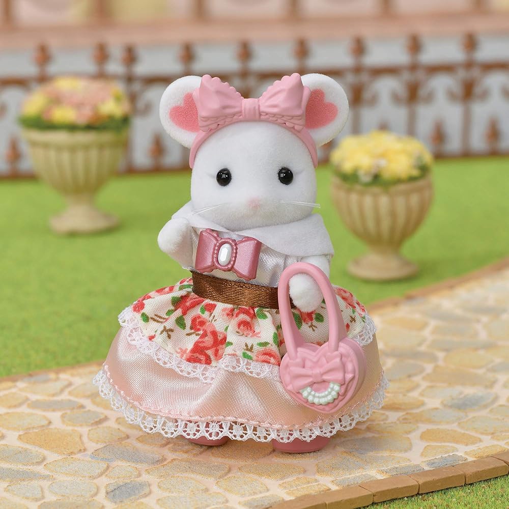 Sylvanian Families Town Sweet Ribbon Collection Fashion Set Toy Dollhouse for Ages 3 and Up