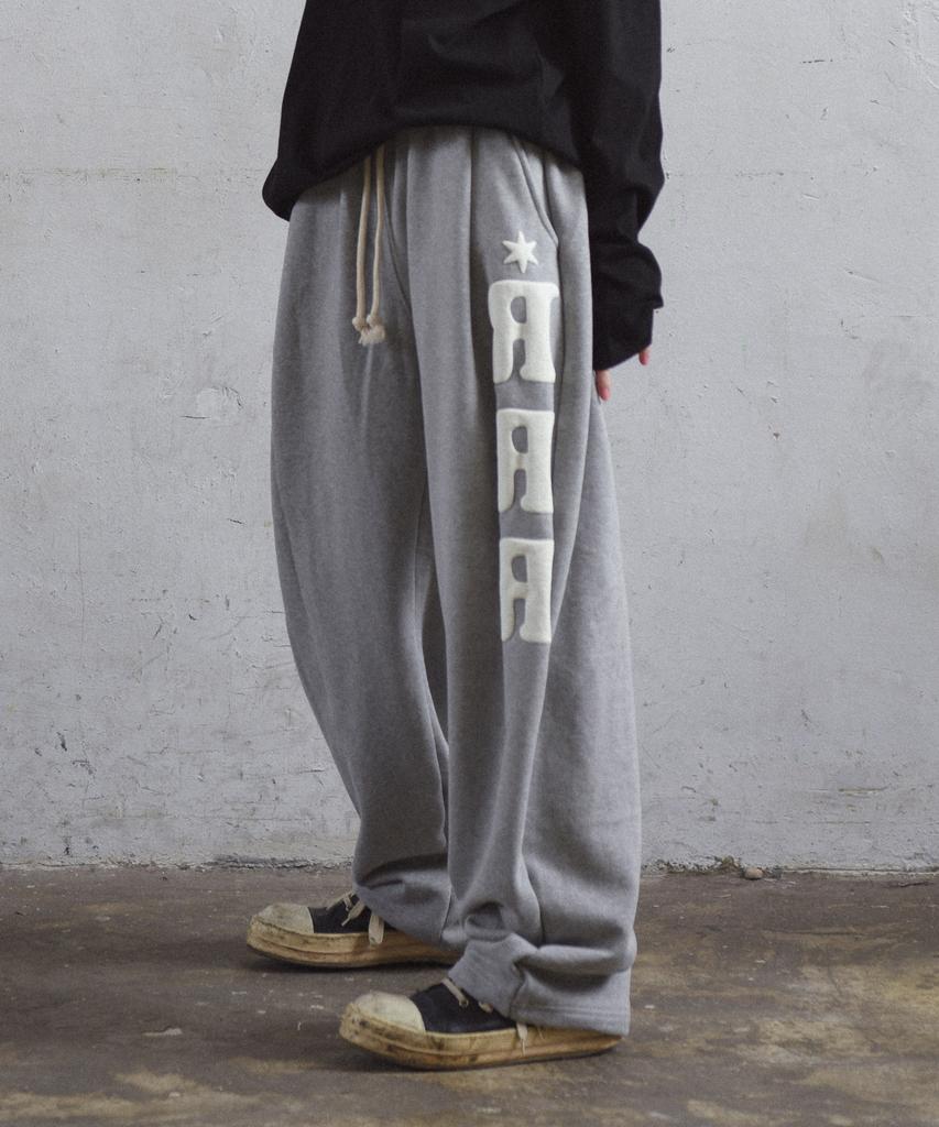 AMOU Rrr One Tuck Sweat Pants Gray