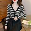 Top a Maglia da Donna a Strisce con Scollo a V Autunno 2022 - Capo Esterno alla Moda Snellente