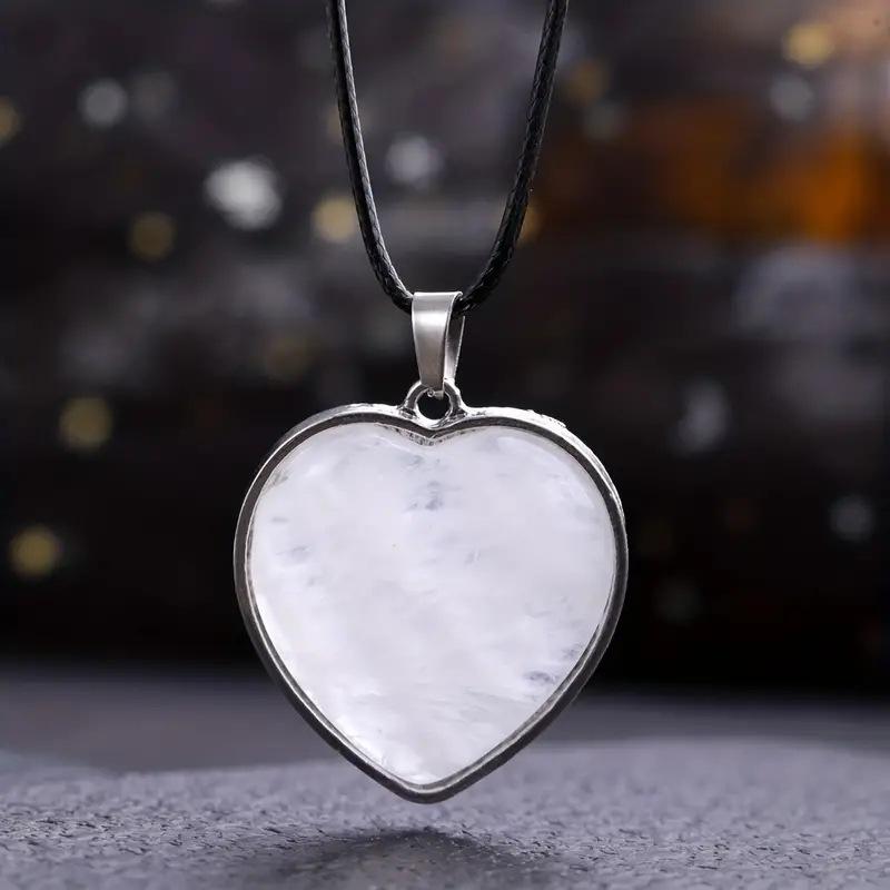 Love pendant, peach heart necklace, simple and fashionable, creative, versatile, accessory
