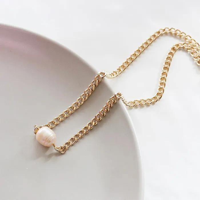 Collana girocollo con perle d'acqua dolce naturali