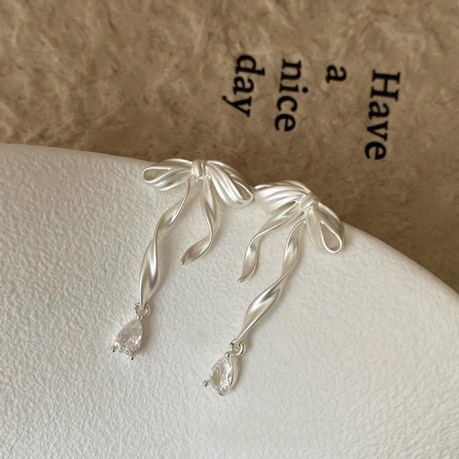 Zirkon Schleifenanhänger Ohrringe Koreanische einfache Temperament Ohrringe Vielseitige Mode High-End Ohrringe