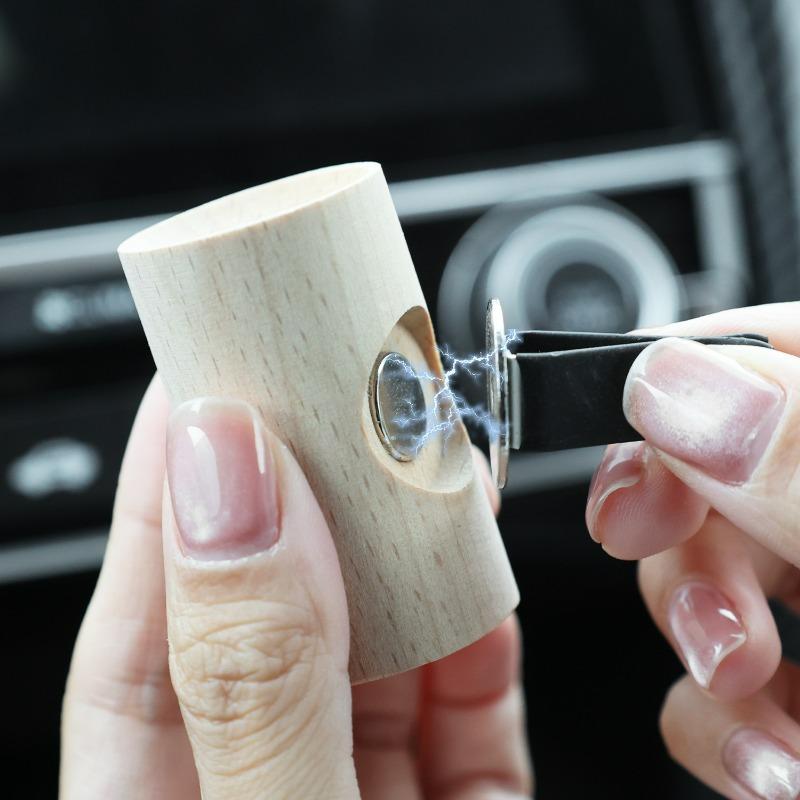 Natural Wood Car Air Vent Essential Oil Diffuser Creative Aromatherapy Diffuser for Car Vent Clip Reusable Air Freshener
