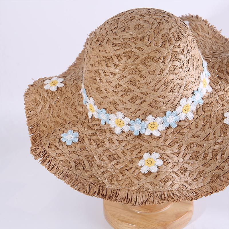 Beach-Style Vacation Sun Hat Summer Floral Wreath Straw Hat for Women Woven Wide-Brimmed Sun Protection Hat