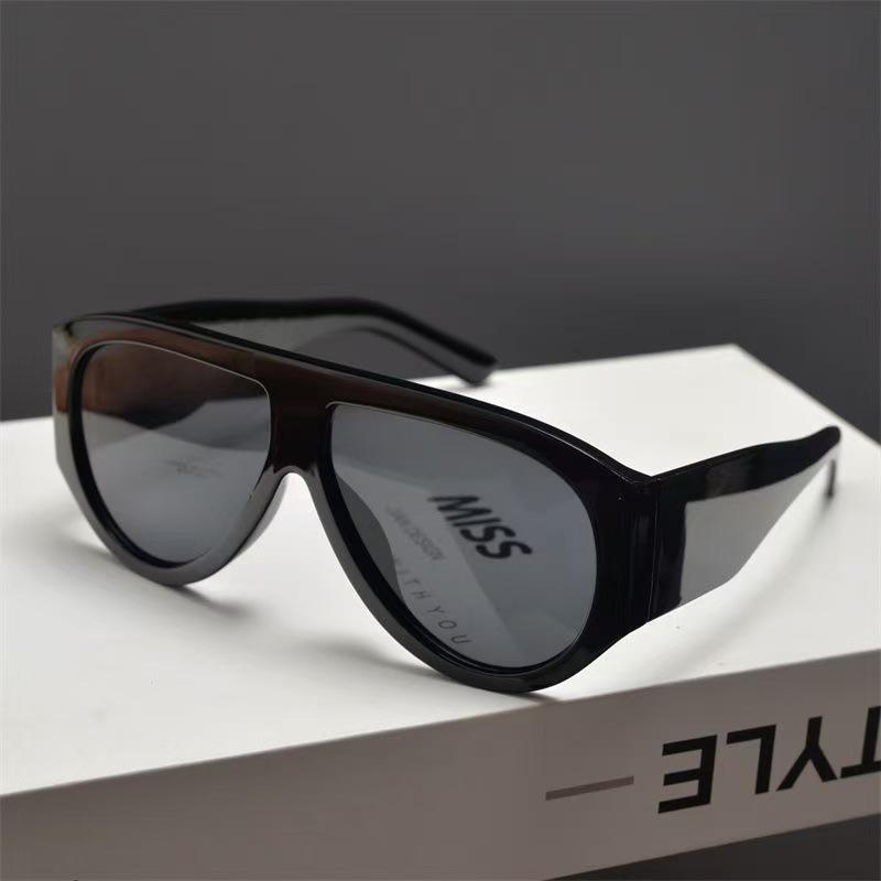 Women s Large Aviator Sunglasses - Stylish European & American Design