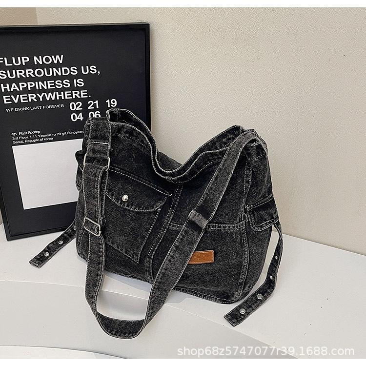 Women's commuter denim large-capacity messenger bag 2025 new niche design Korean version of casual shoulder bag