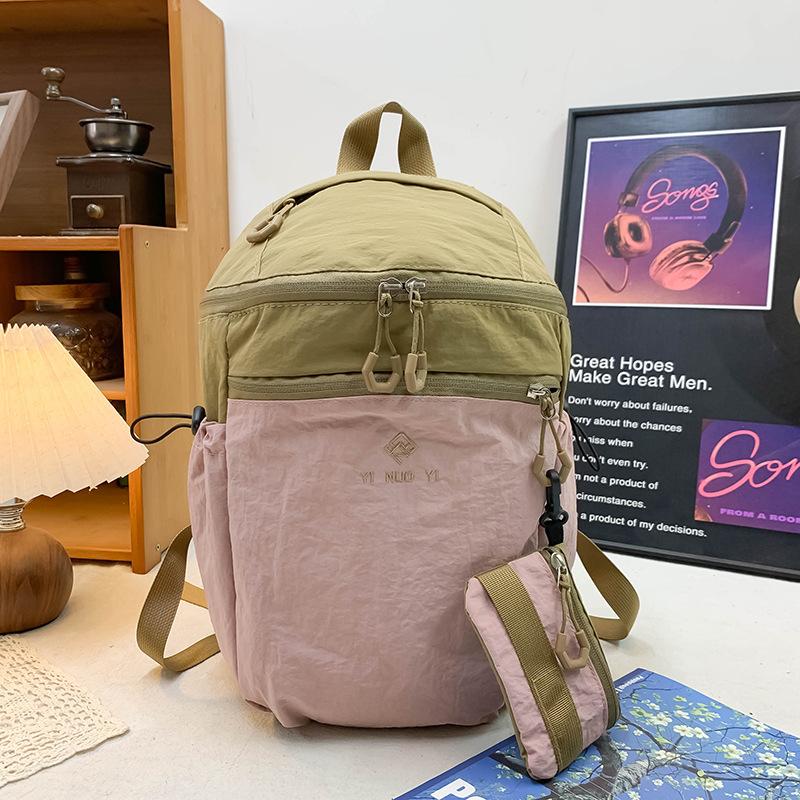 Travel Outdoor Backpack, Hiking and Mountain Climbing Bag, Lightweight and Casual Travel Backpack, Schoolbag