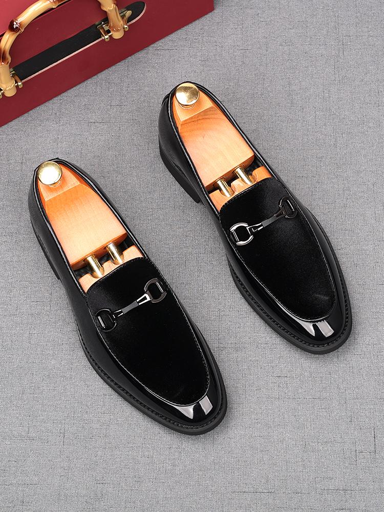 Fashion New Men's Suede Leather Loafers Pointed Black Comfort Business Flats Shoes Male Designer Homecoming Wedding Dress Footwear