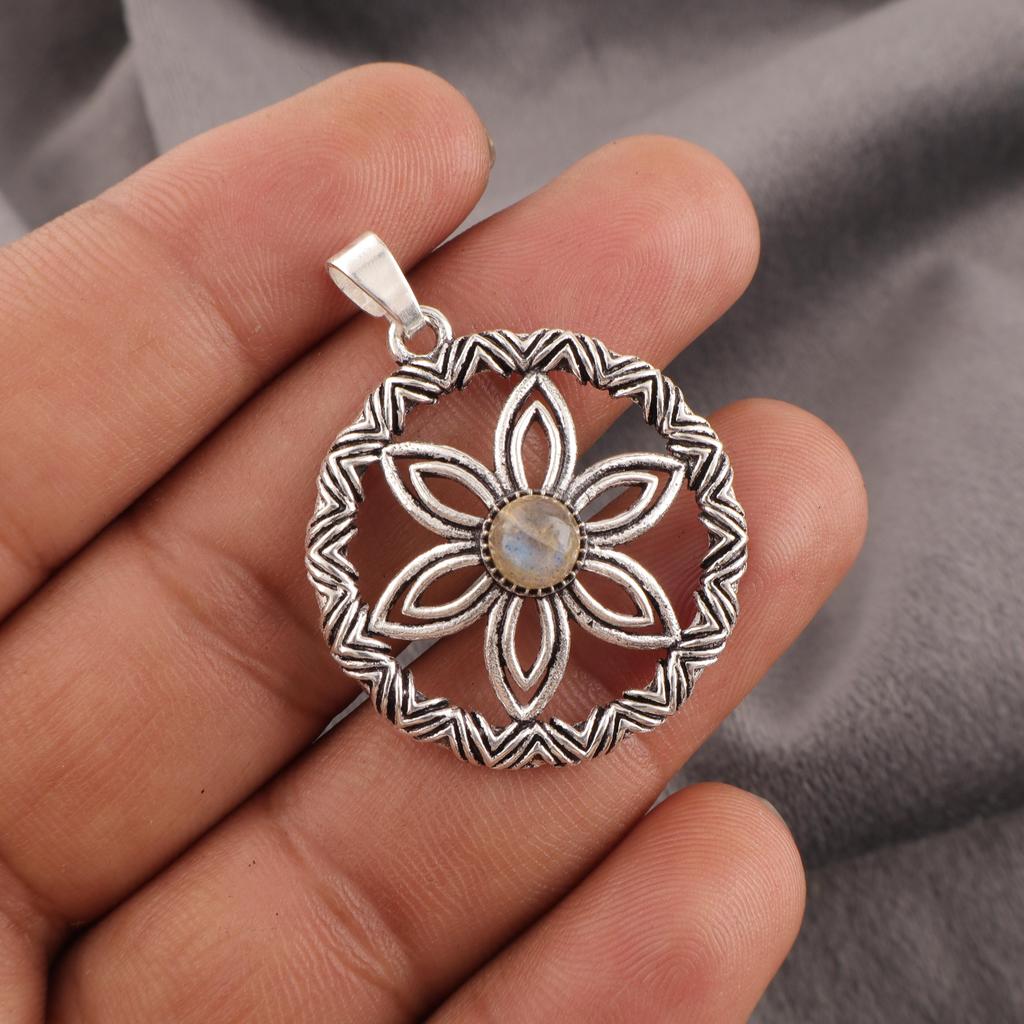 Labradorite Pendant, Handmade Gemstone 925 Sterling Silver Pendant Antique Jewelry, For Gift Silver Jewelry