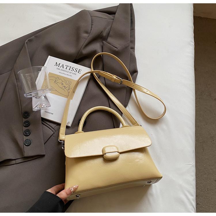 This Year, the Popular Hand-carried Fashionable and Versatile Shoulder Small Square Bag, the New Popular Simple Casual Korean Version of the Niche Me