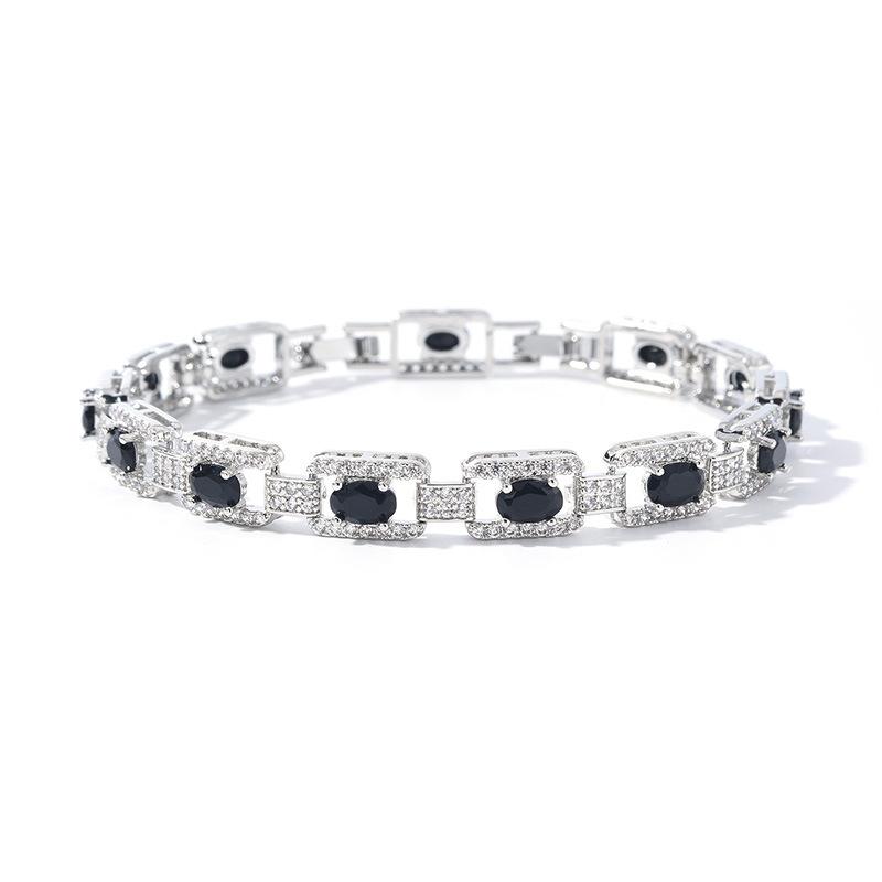 European and American Jewelry High Sense Zircon Bracelet Female Minority Design Light Luxury Full Rhinestone Personalized Bracelet Trend.