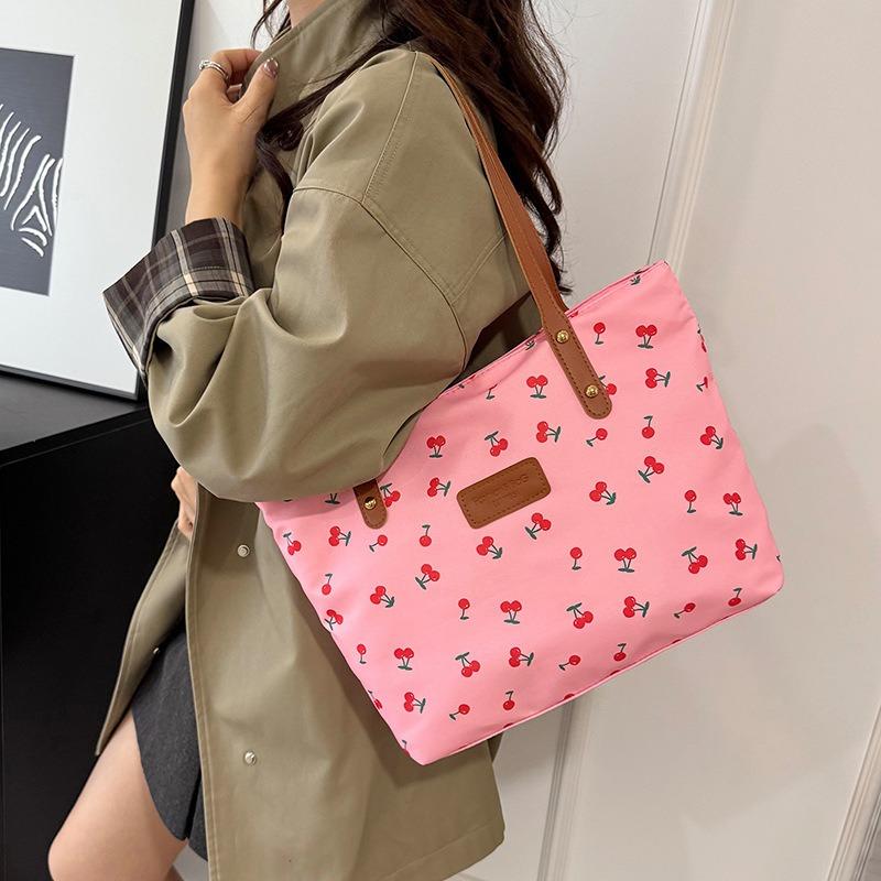 New shoulder bag personalized fashion simple tote bag trendy casual commuter bag women